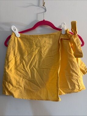 Forever 21 size small Bright Yellow Tie-Side Mini Skirt